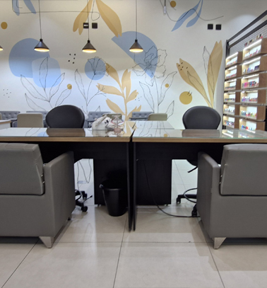 Entrada do salão de beleza Espaço Bela Harmonia, localizado na Dona Tecla em Guarulhos, oferecendo serviços de cabelo, unhas, estética, depilação, maquiagem e barbearia.
