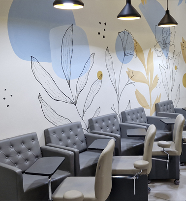 Entrada do salão de beleza Espaço Bela Harmonia, localizado na Dona Tecla em Guarulhos, oferecendo serviços de cabelo, unhas, estética, depilação, maquiagem e barbearia.